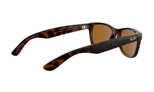 Load image into Gallery viewer, RAY-BAN NEW WAYFARER CLASSIC--0RB2132-71055