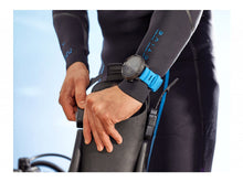 Load image into Gallery viewer, SUUNTO 24MM DIVE 1 SILICONE STRAP BLUE BLACK SIZE M--SS050240000